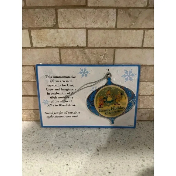 Disney Cast Member Holiday Celebration 2011 Alice in Wonderland Ornament - Picture 1 of 3